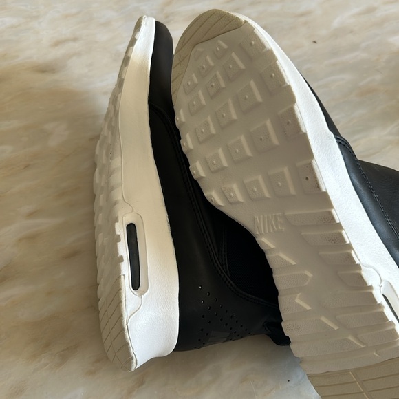 Nike Air Max Thea Mid Boot Black Sail White 859550-001 Womens Size 9 - Picture 10 of 14